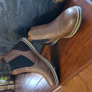 IZOD MENS CHUKKA BROWN BOOTS